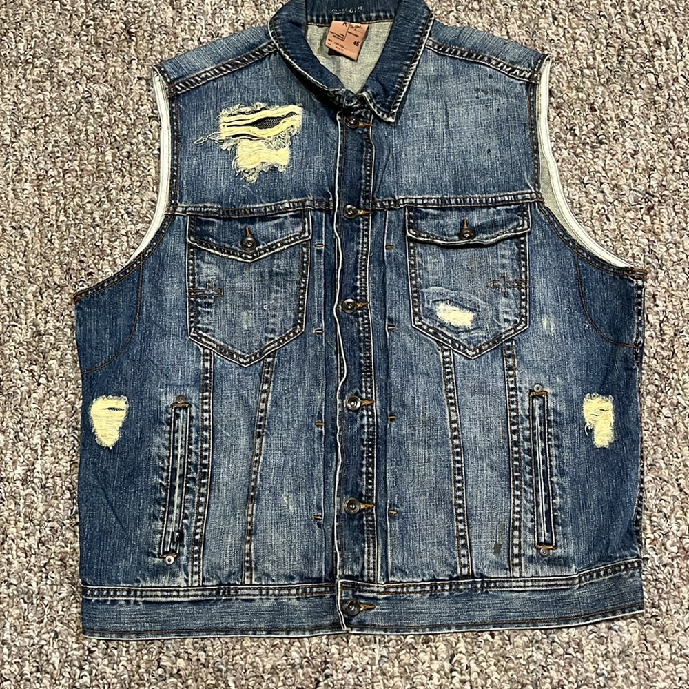 R+ - Picture 2 of 4